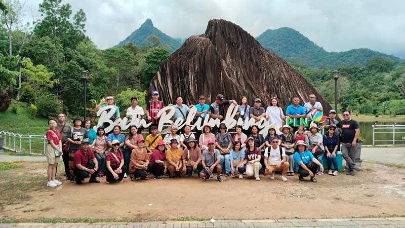 borneo tour guide