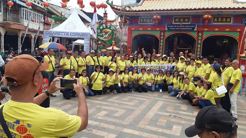 pontianak tour guide